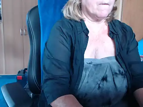 Snapshot of _sunshine__ chatting on June 10, 2026, 6:12 am sunshine online show from June 10, 2026, 6:12 am