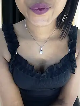 Rinika 67 online show from November 19, 2025, 3:34 pm