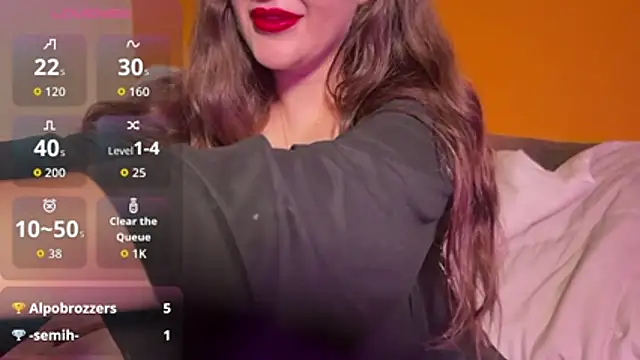 Elinatiranda online show from April 12, 2026, 10:15 pm