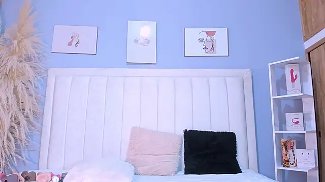 Paula-Brown1 online show from March 6, 2025, 7:21 pm