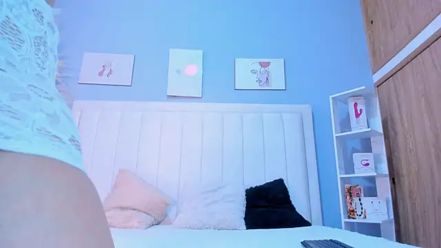 Paula-Brown1 online show from March 12, 2025, 7:06 pm