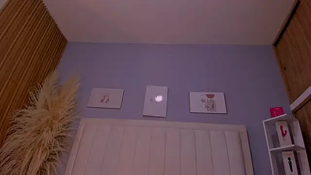 Paula-Brown1 online show from October 30, 2025, 7:47 pm