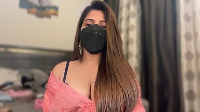 Hotty-Sana online show from April 20, 2026, 5:05 pm