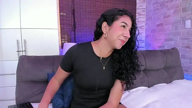 candyy bella online show from January 31, 2025, 3:00 pm