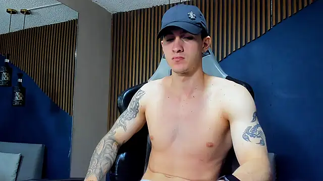 JacksonOlsenn online show from January 26, 2025, 12:33 pm