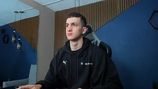 JacksonOlsenn online show from February 4, 2025, 12:11 pm