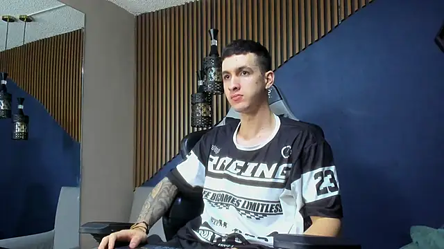 JacksonOlsenn online show from February 9, 2025, 12:08 pm