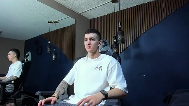 JacksonOlsenn online show from February 24, 2025, 3:09 pm