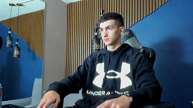 JacksonOlsenn online show from February 26, 2025, 11:52 am