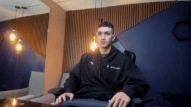 JacksonOlsenn online show from March 7, 2025, 12:01 pm