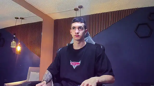 JacksonOlsenn online show from March 18, 2025, 1:31 pm