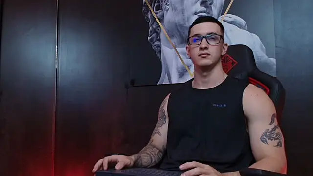 JacksonOlsenn online show from September 30, 2025, 8:47 pm