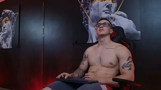 JacksonOlsenn online show from October 15, 2025, 9:04 pm