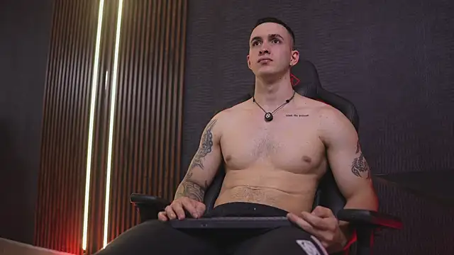 JacksonOlsenn online show from May 20, 2026, 8:48 pm
