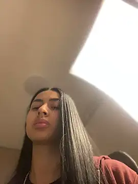 maddy bronw  online show from December 27, 2024, 7:18 am