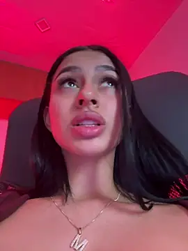 maddy bronw  online show from February 1, 2025, 2:37 am