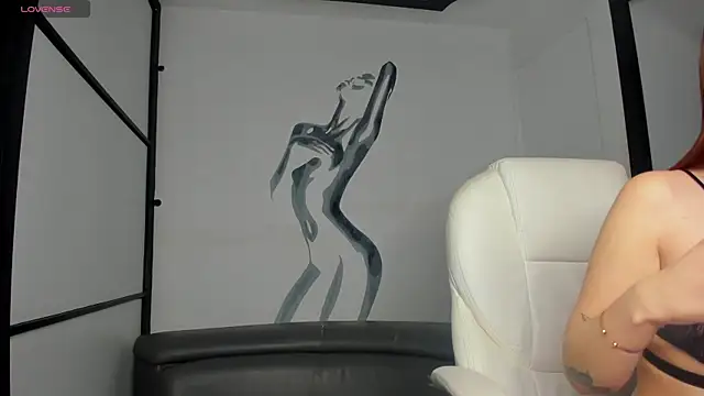 TinaJonnes  online show from January 26, 2025, 1:15 pm