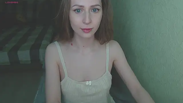 Snapshot of OaklynDobson chatting on February 18, 2025, 4:37 pm OaklynDobson online show from February 18, 2025, 4:37 pm