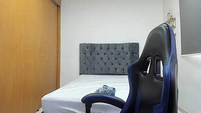 Samanthagax online show from June 18, 2026, 4:55 pm