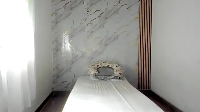 coralcarter1 online show from February 15, 2026, 4:14 pm