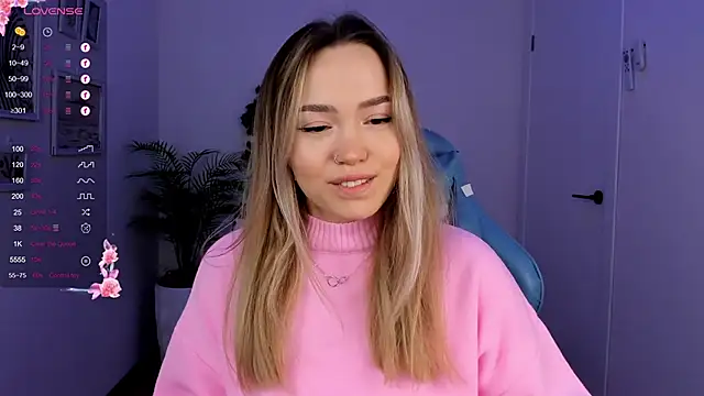 Evia r0se online show from December 10, 2024, 7:47 am