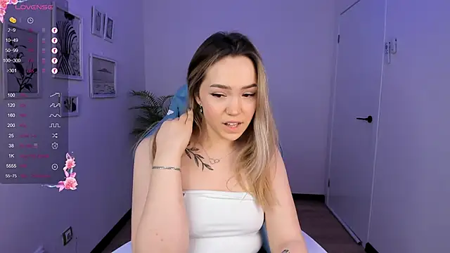 Evia r0se online show from December 10, 2024, 10:49 am