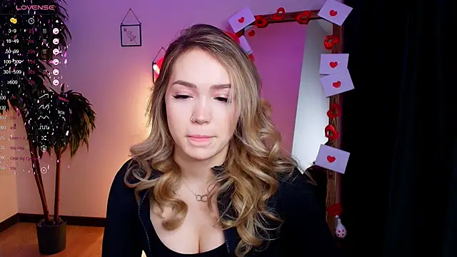 Evia r0se online show from February 12, 2025, 11:07 am