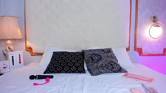 amy nicolee online show from March 19, 2025, 7:38 pm