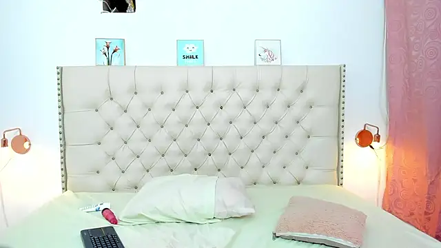 Kim Eli online show from December 23, 2024, 10:55 pm