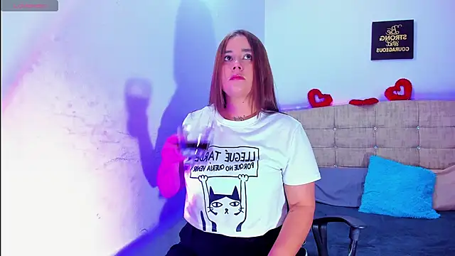 Snapshot of Catherine_summer1 chatting on December 14, 2025, 3:01 am Catherine summer1 online show from December 14, 2025, 3:01 am