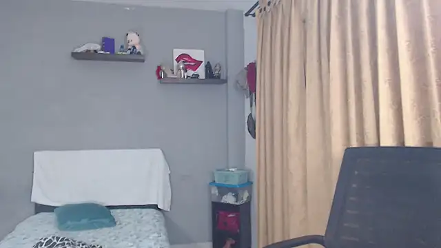 SusanLeroy online show from December 16, 2025, 9:25 am