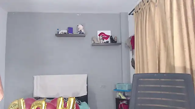 SusanLeroy online show from December 19, 2025, 10:00 am