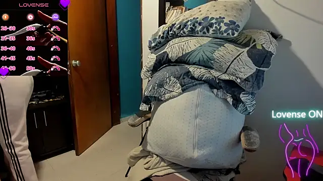 peanut tangerine online show from November 10, 2025, 11:04 pm