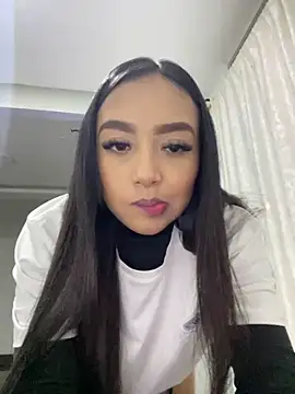 SOPHIACANDY19  online show from December 17, 2024, 2:12 am