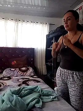 Samantha Sullivan  online show from January 27, 2025, 12:16 pm