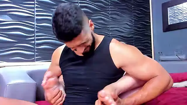 Cutetitslatin online show from January 26, 2025, 2:14 am