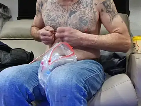 overaveragefreak4you online show from February 10, 2025, 1:01 pm