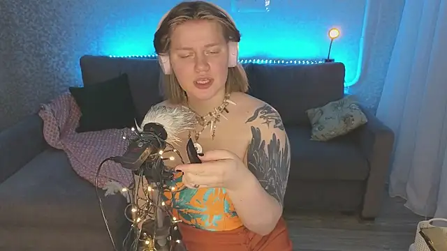 Kira Citro online show from January 17, 2025, 8:11 pm