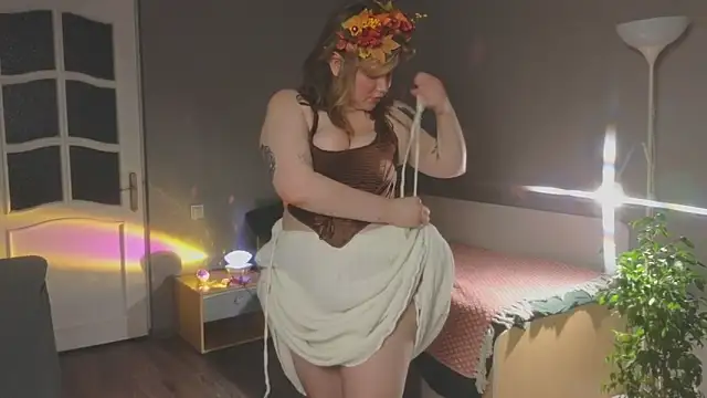 Kira Citro online show from October 29, 2025, 8:32 pm