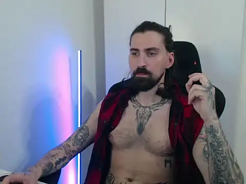 Snapshot of MateoHunk chatting on May 9, 2026, 5:51 pm MateoHunk online show from May 9, 2026, 5:51 pm