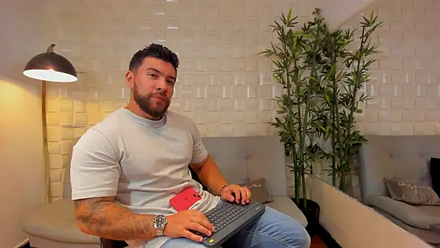  dreammr1  online show from January 14, 2025, 10:34 pm