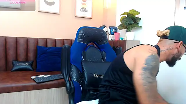 hanz col online show from March 21, 2025, 6:51 pm