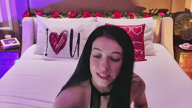 MadilynFox online show from February 15, 2025, 1:53 am