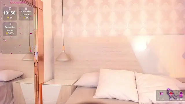 IvannaAnggel online show from September 10, 2025, 3:23 pm