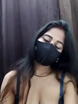 Lalisa sexy online show from April 22, 2026, 10:33 pm