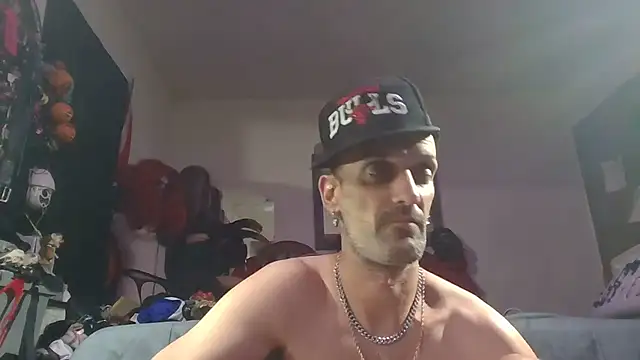 Snapshot of slinginbigD chatting on July 21, 2026, 9:50 pm slinginbigD online show from July 21, 2026, 9:50 pm