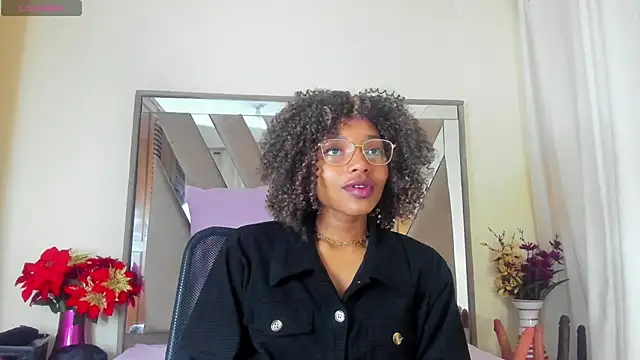 sara williams01 online show from March 21, 2025, 1:01 pm