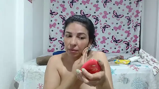 Snapshot of anybellucci43 chatting on January 19, 2025, 11:00 pm anybellucci43 online show from January 19, 2025, 11:00 pm