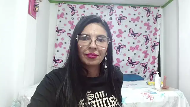 Snapshot of anybellucci43 chatting on January 22, 2025, 3:31 am anybellucci43 online show from January 22, 2025, 3:31 am