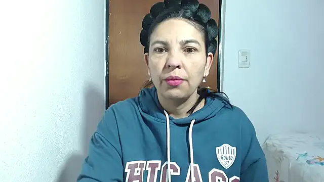 Snapshot of anybellucci43 chatting on November 14, 2025, 12:04 pm anybellucci43 online show from November 14, 2025, 12:04 pm